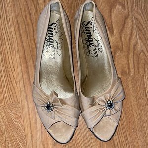 Open toe tan leather shoes size US 8 , 39 EUR